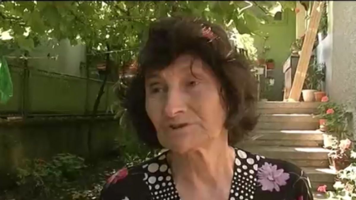 Ало терорист към баба Пенка: Ще дойда, ще те нарежа, ще те изнасиля - пъхай всичките си пари в сеното (ВИДЕО)