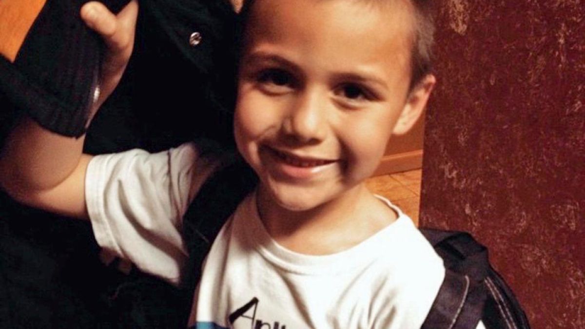 Семейство от Лос Анджелис уби с глад и изтезания 10-годишния си син, защото бил гей