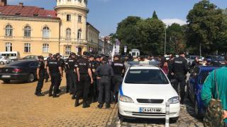 Поредна доза циркове пред НС! Босия отново буйства (СНИМКИ)