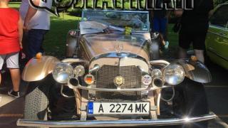 Бургазлия събра погледите на ретро парада с уникален Мерцедес от 1928-а (СНИМКИ)