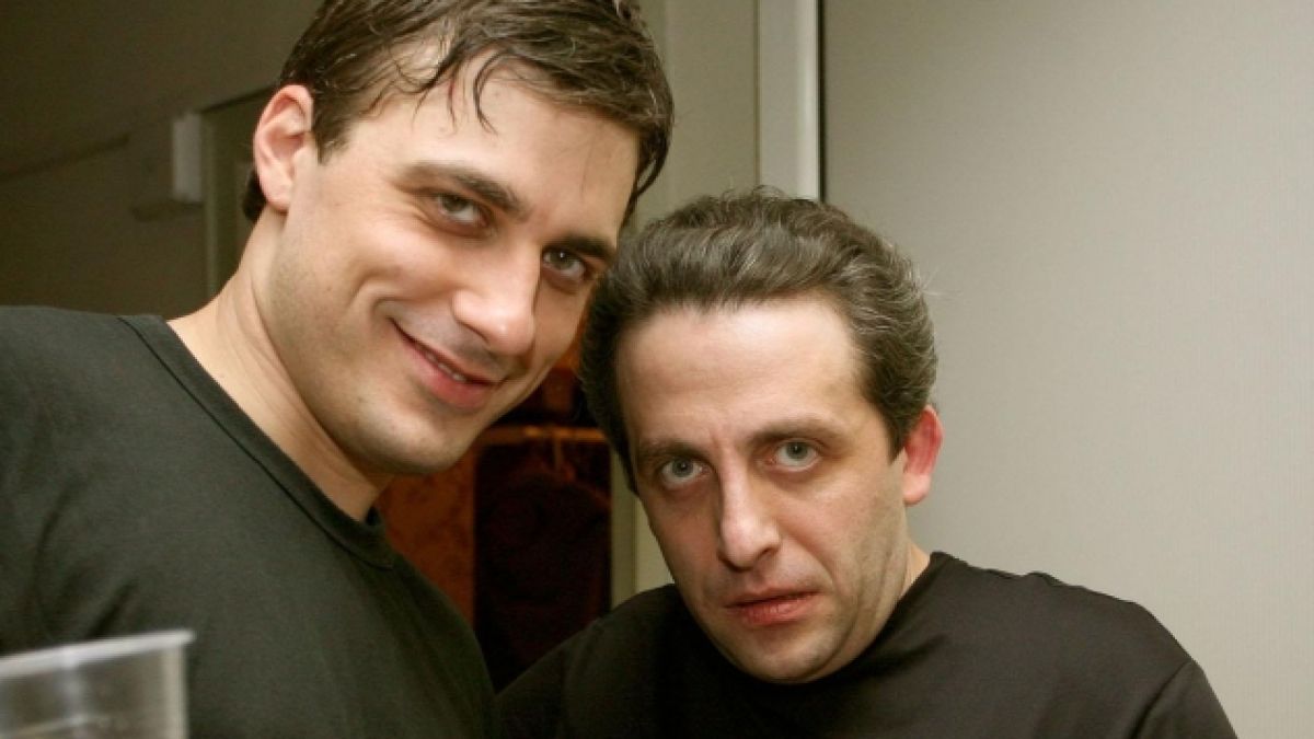 Владо Карамазов заряза мъжете! Вижте новата му цел