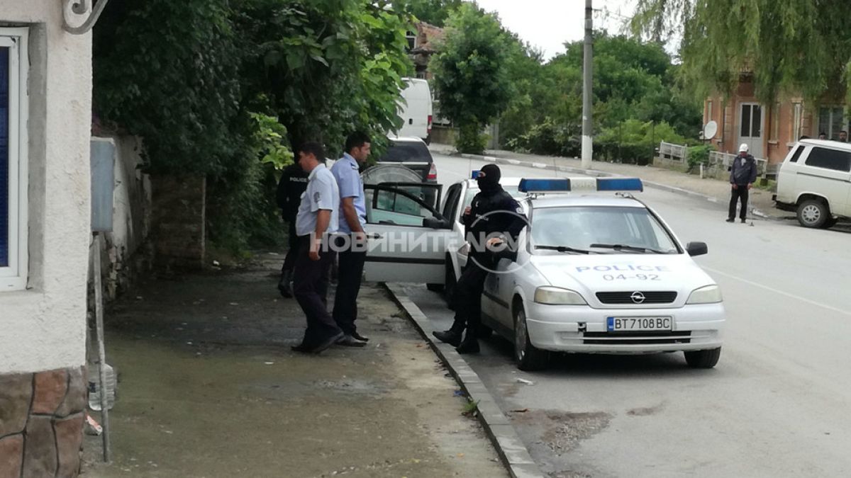Две фамилии се спукаха от бой във Великотърновско, а причината била... (СНИМКА)
