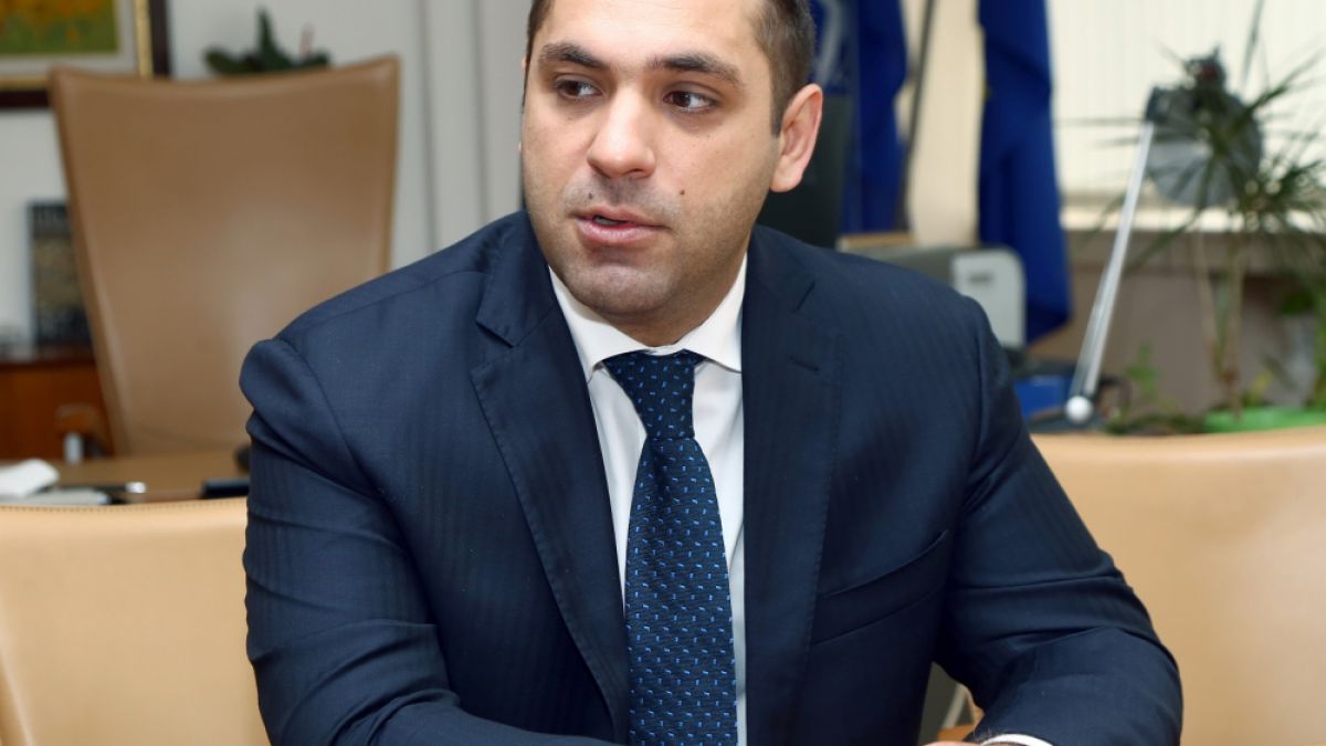 Министър Караниколов обяви кой е виновен за наводненията, удавили България