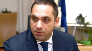 Емил Караниколов посочи ще скочи ли с 300 милиона цената на F-16 