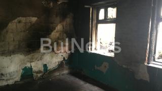 Огнена вендета: Запалиха къщата на бивш селски кмет, докато той си почива в Италия (СНИМКИ)