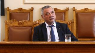 Бунт срещу Валери Симеонов и абсурдните му проверки за шума по морето!