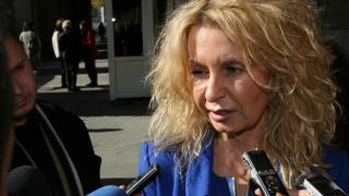 Симеонов към Беновска: „Натискате ме с бюста си”, в отговор на въпроса й: „Сидеров ли направи Симеонов политик?”