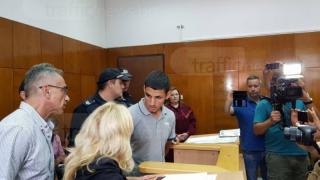 Фатална молдовка заковала пред полицията бандитите, взривили банкомата в Пловдив 