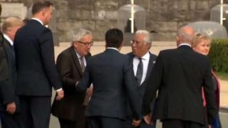 Каква ще е съдбата на Юнкер след странното му поведение на срещата на НАТО (ВИДЕО)
