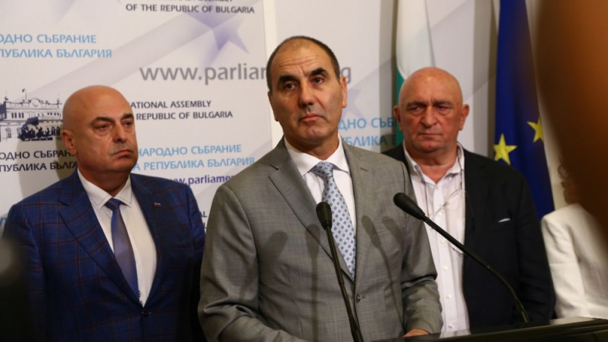 Цветанов с горещи подробности за рокадите на министри в правителството