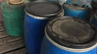 Митничари изловиха 5-тонна опасност, дебнеща почиващите по морето в бутилки за минерална вода (СНИМКИ)