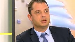 Делян Добрев снощи се заровил в Търговския регистър и открил още нещо за общия бизнес на Йончева и Цветан Василев