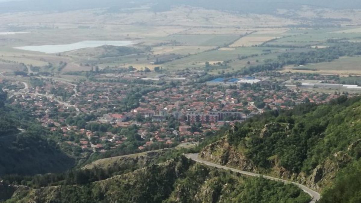 Първо в БЛИЦ! Паника сред жителите в Твърдица, водата заразена