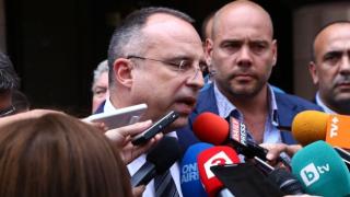 Министър Порожанов обяви, че се отлага евтаназирането на стада, ето къде