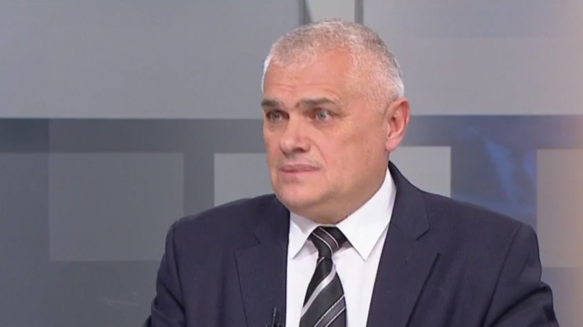 Министър Радев: За първи път се случва в Европа да има такава чума! От север иде и друга опасност