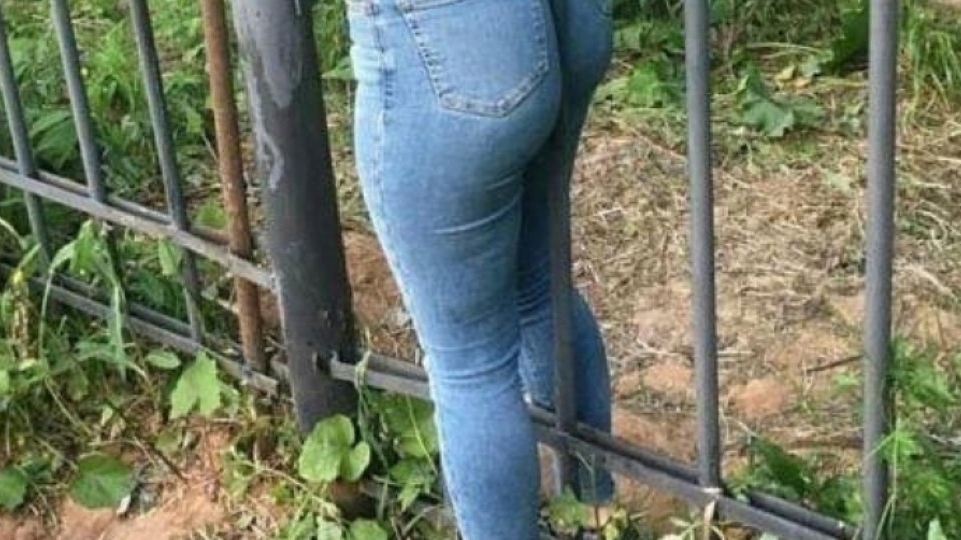 Палави момичета, успели да се заклещят в най-странните места и по най-нелепия начин (СНИМКИ)