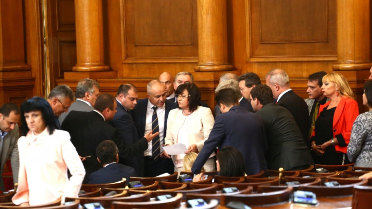 Разбра се кои са най-бъбривите депутати и от коя партия е рекордьорът 