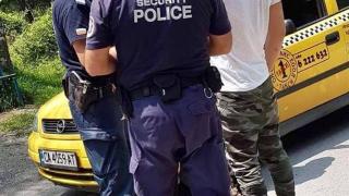 Само в "ШОУ"! Полицаи спипаха Крум в нарушение (СНИМКА)
