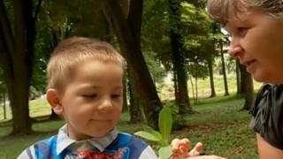 ТЕЛК върна сираче с тежки пристъпи! Баба отглежда момченцето сама и е на ръба 