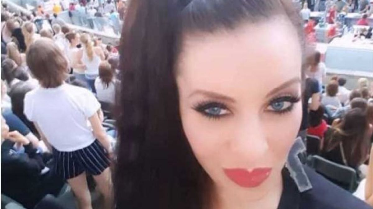 Фолк звезда сбъдна мечтата на дъщеря си и направи нещо невероятно за нея 