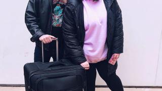 Девойка помоли съседка да си сменят местата и я подтикна към секс в самолета