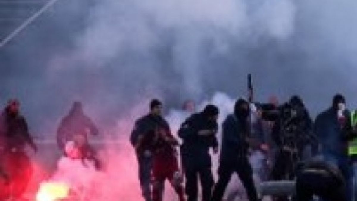Жестоки наказания грозят хулиганите по стадиони и зали