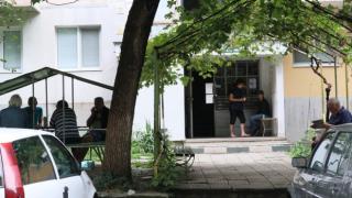 От първо лице: Съседи разказват за стрелбата по охранителя в Пловдив (СНИМКИ)