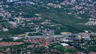 Пореден абсурд в София! След галопа на кончетата в центъра, столичани от ж. к. "Драгалевци" заснеха и... (СНИМКА)