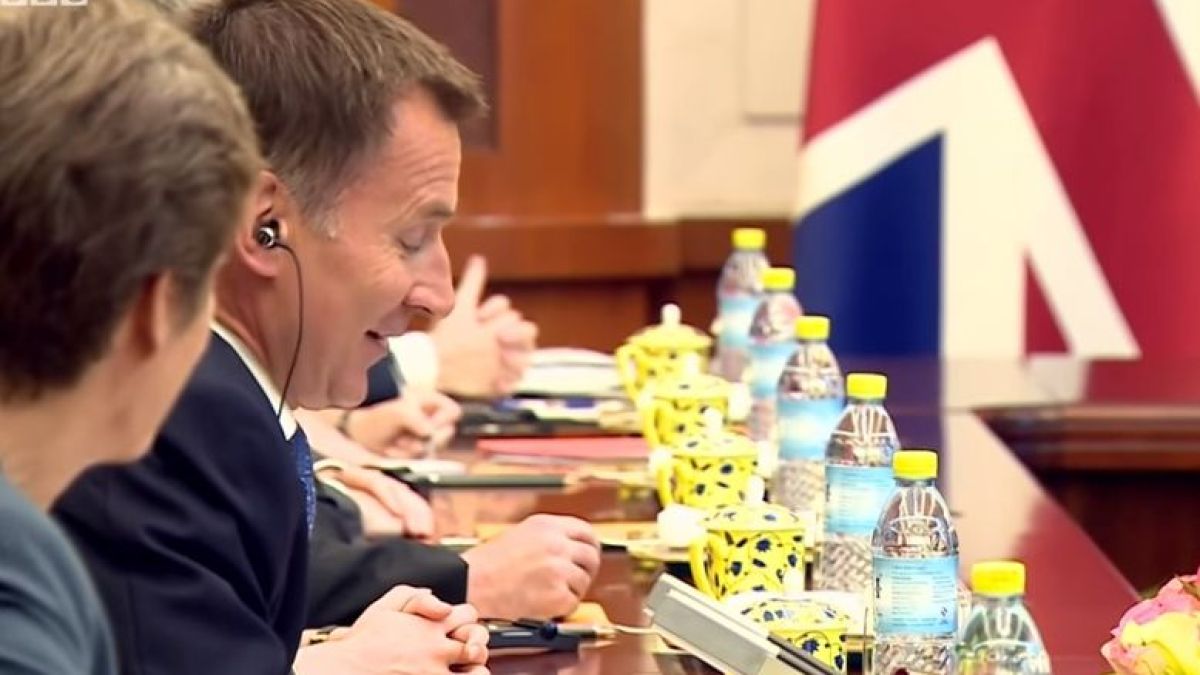 Едва встъпил в длъжност, новият британски външен министър направи скандален гаф (ВИДЕО)
