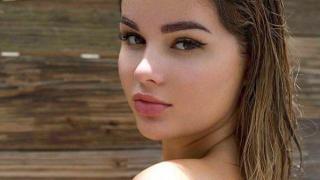Руската Ким Кардашиян този път съвсем подлуди феновете, показа почти изцяло големите си голи гърди и дупе (СНИМКИ 18+)