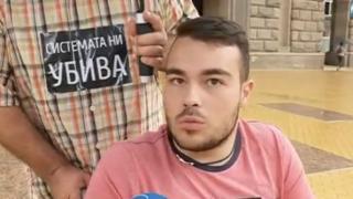 Болният Петър, който беше оставен пред вратата на Борисов, разкри какво са си казали с премиера!