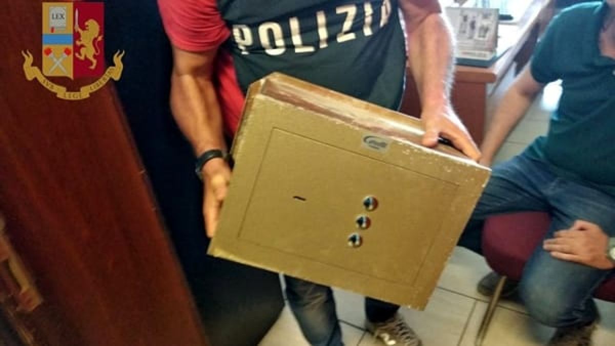 Закопчаха българин с крадена плячка за 200 бона в Италия (СНИМКИ/ВИДЕО)