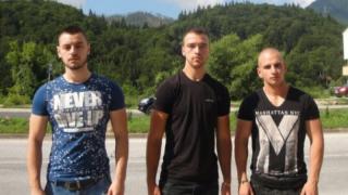 Тези момчета са герои! Успяха да спасят жена от сигурна смърт