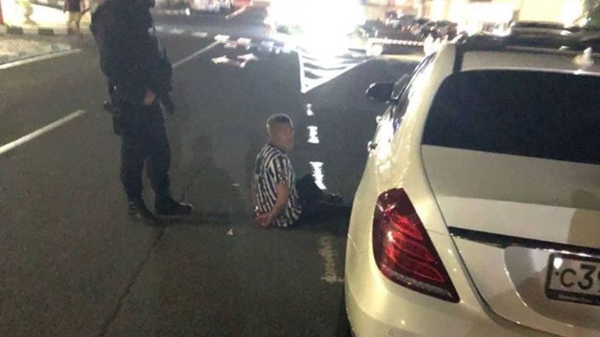 Уникална СНИМКА в БЛИЦ! Обръчът около Митьо Очите се затяга! Спецченгета продължават с арестите!