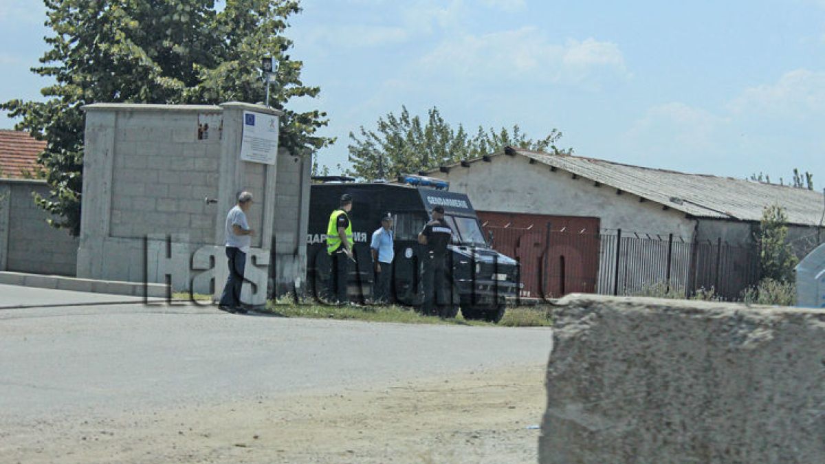 Ромският квартал в Хасково - под полицейска блокада 