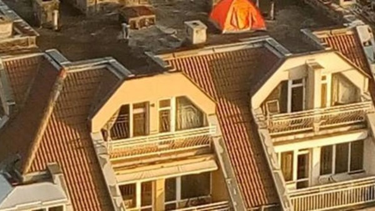 Безумие в София: Викаха цяла нощ, а на сутринта на покрива на блока имаше... (СНИМКА)