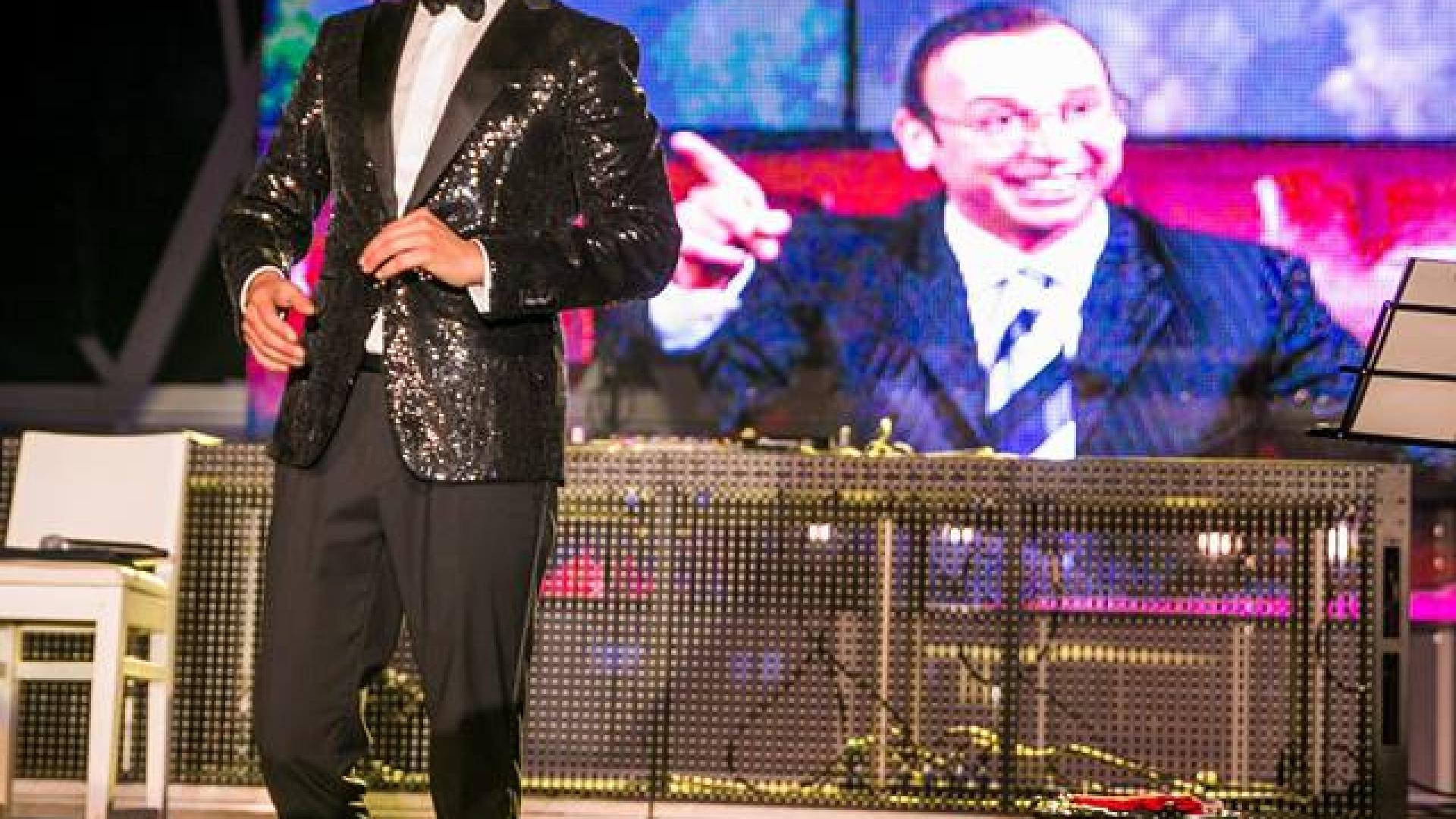 Виктор Калев с бутиков спектакъл на морския бряг (СНИМКИ)