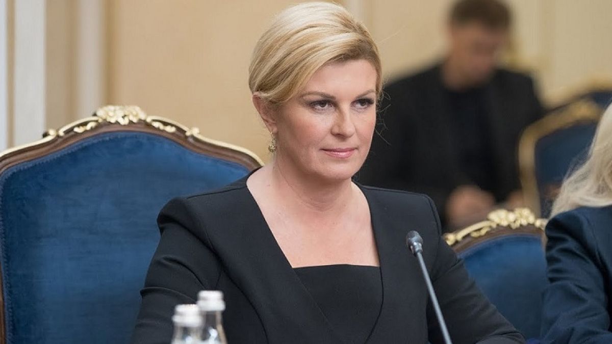 Президентът на Хърватия изкопира Мелания Тръмп (СНИМКИ)