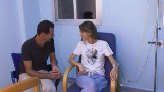 Коварна болест: Откриха злокачествен тумор в гърдата на съпругата на Башар Асад, Асма влезе в болница за операция