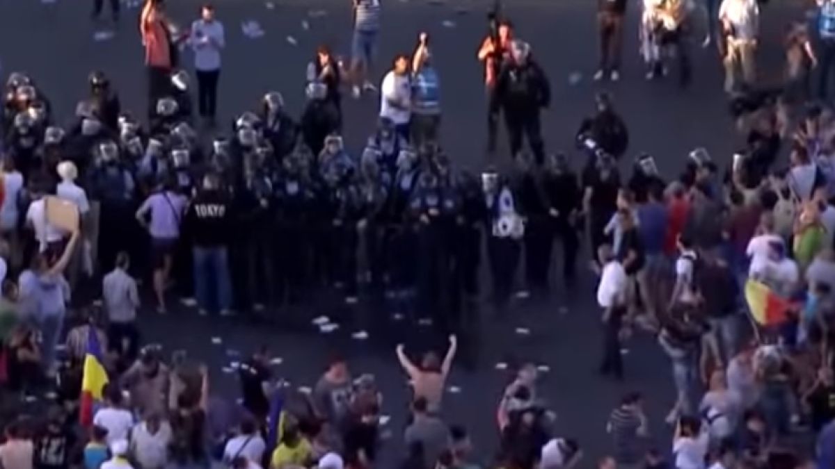 440 души са пострадали по време на протестите в Букурещ (ВИДЕО)