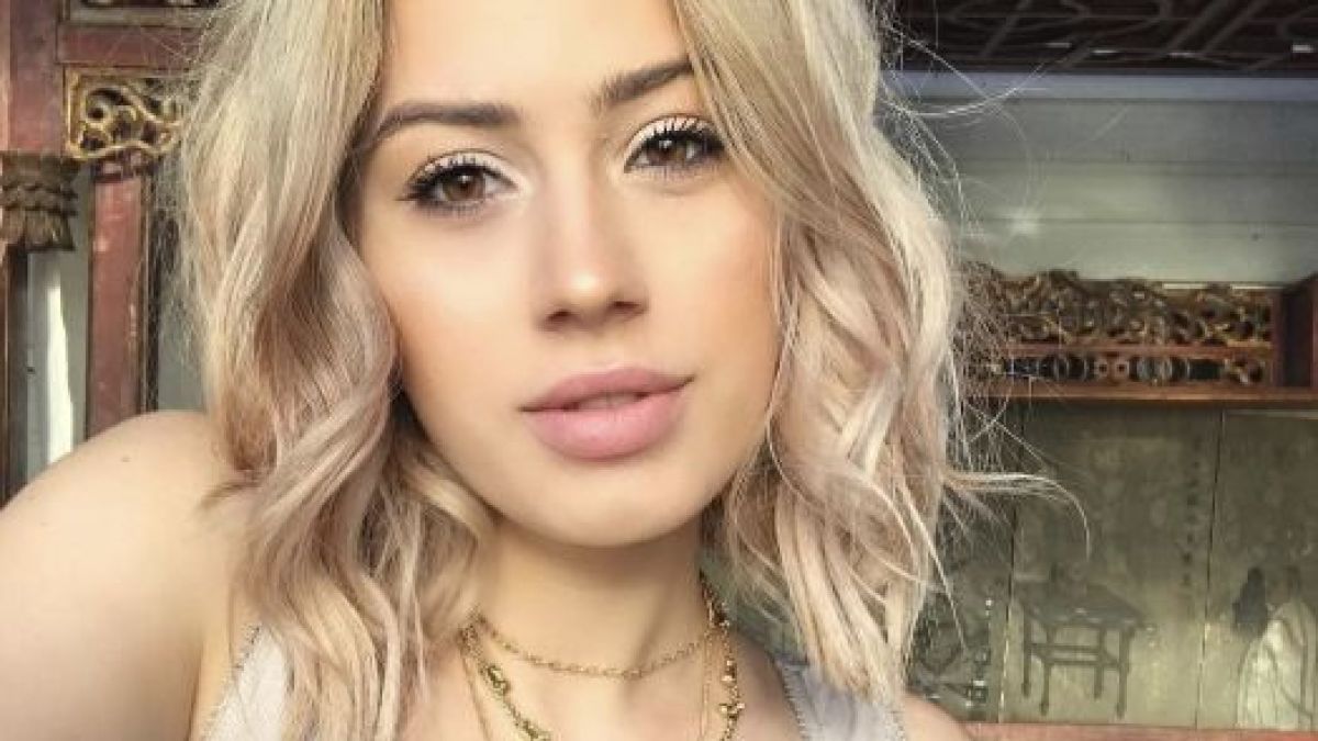 Красива канадска моделка си уголеми бюста и животът й се превърна в истински ад! (СНИМКИ/ВИДЕО) 
