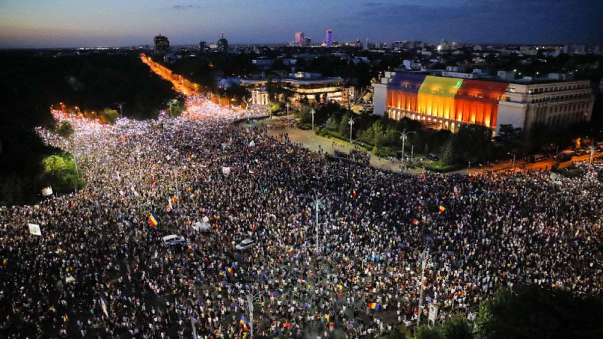 Agerpres: Над 25 хиляди протестират за втора вечер в Букурещ