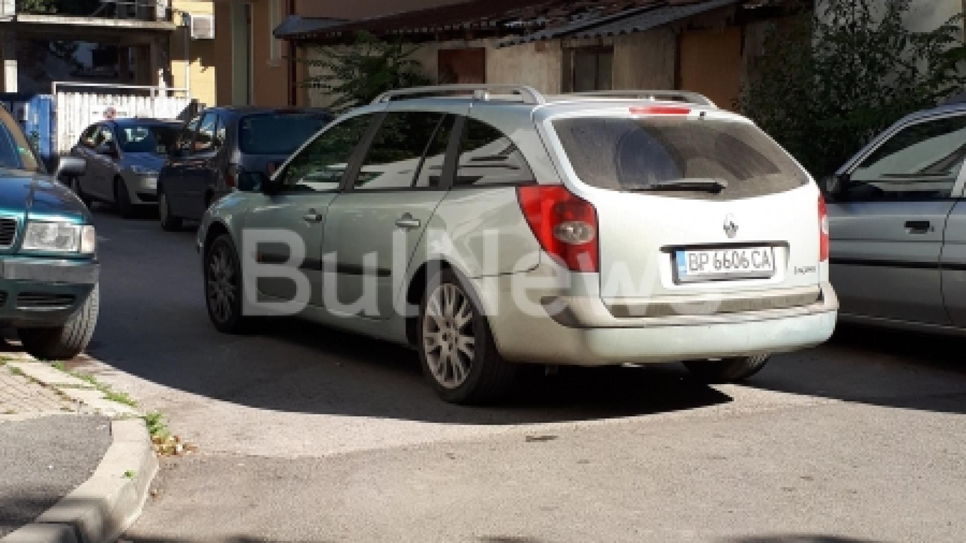 Нагъл шофьор си навлече гнева на врачани с безумното си паркиране (СНИМКИ)