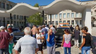 Карлово се вдигна на протест, брани родилното си отделение