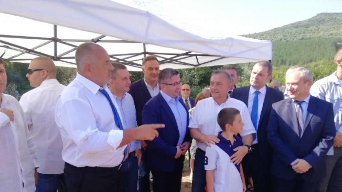 Борисов за АМ "Хемус": Строителите са готови, тръгваме и в двете посоки, за година и 2-3 месеца приключваме с този участък (СНИМКИ)