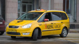 Образцово обслужване: Таксиджия изнасили клиентка, но я откара безплатно у дома
