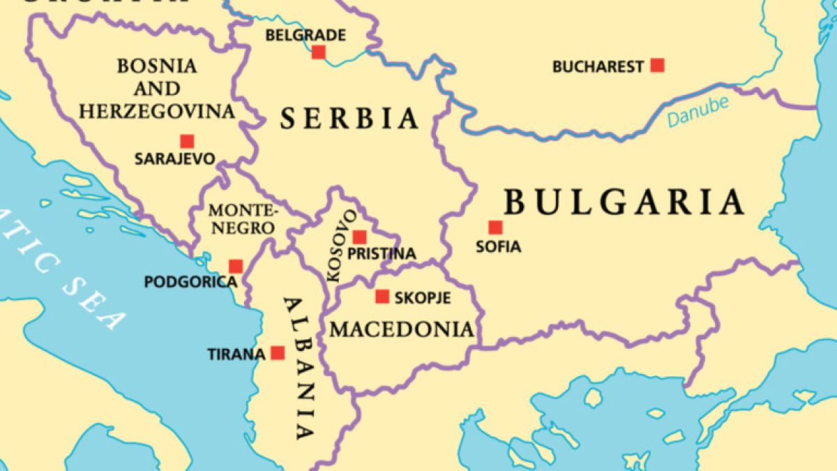 Черна гора разположи армията на границата с Албания