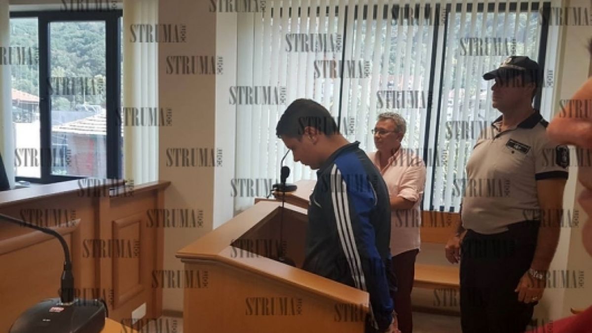 Младият джигит Георги влезе в съда с наведена глава, а разследващите се заканиха... (СНИМКИ/ВИДЕО)
