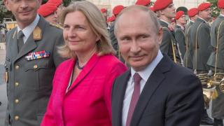 Интересната история на булката, на чиято сватба Путин ще иде