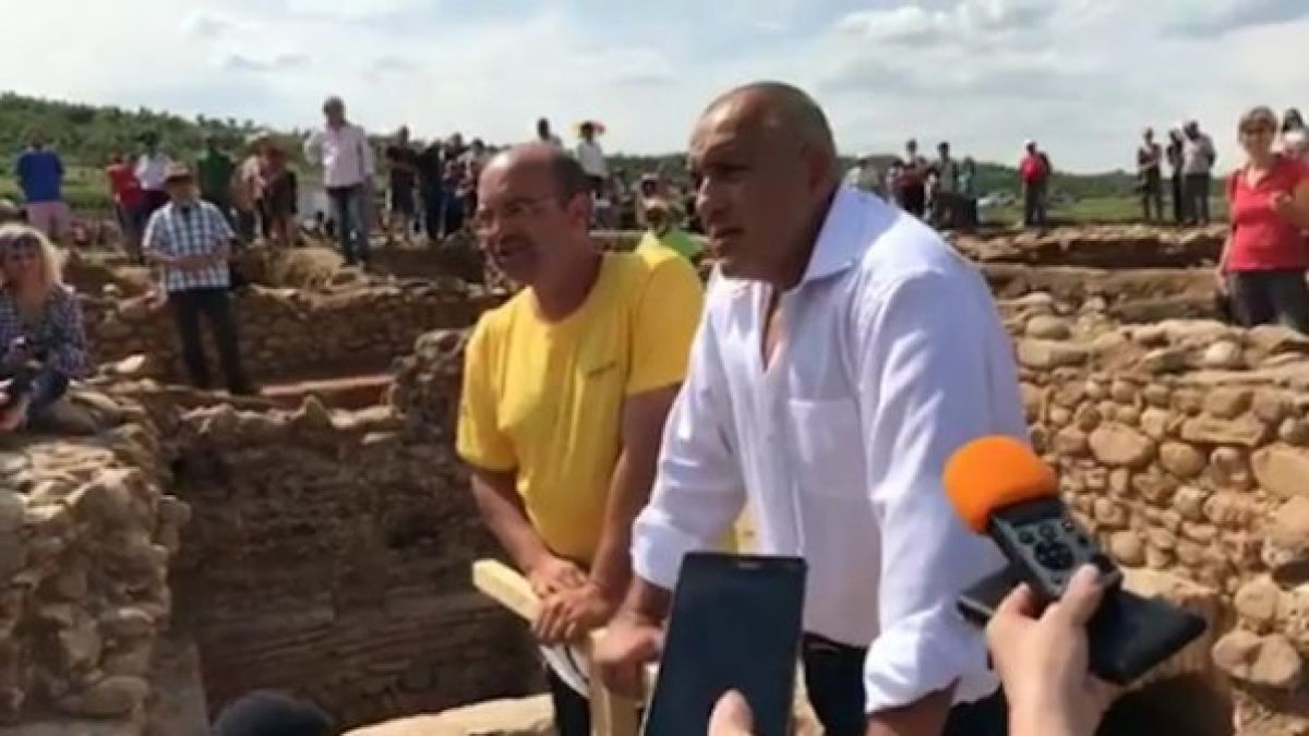 Борисов отива на гроба, който шашардиса Балканите, а Нанков в Рилския манастир